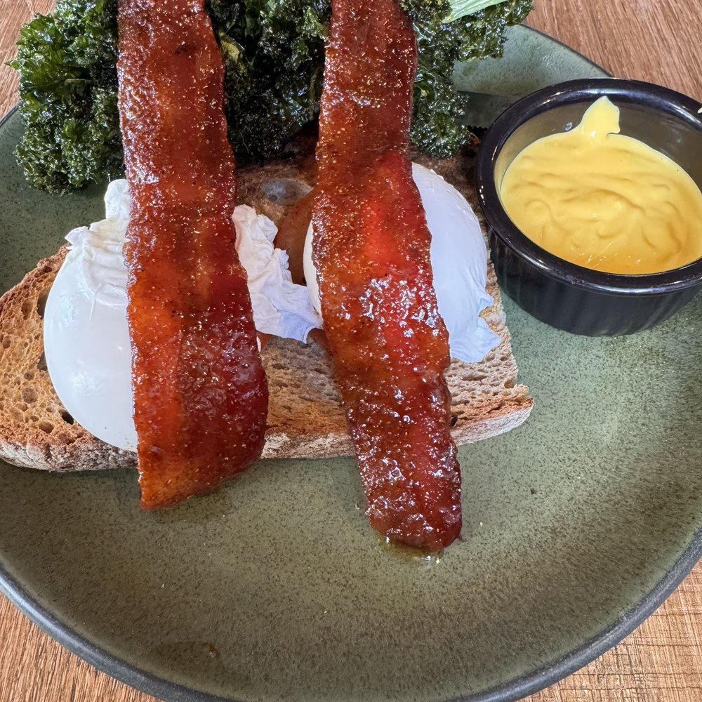 Darla Cafe  - Eggs Benedict with bacon and crispy Kale, hollandaise sauce on the side - Asian Fusion Near Me - Saratoga, California