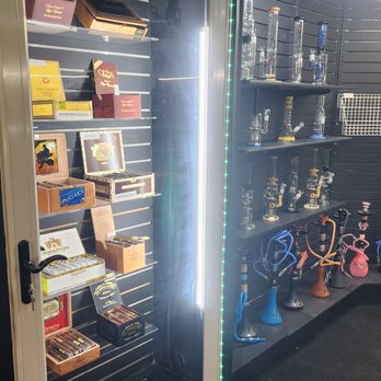 1. Orange Avenue Smoke Shop