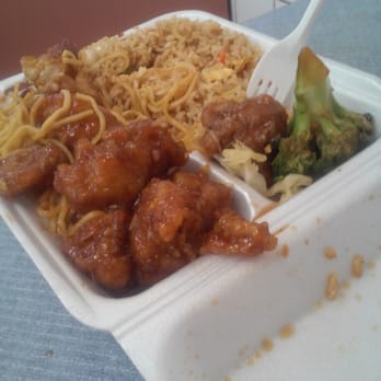 Hong Kong Express - It might look good on the outside but no bueno on the inside couldnt eat this :/ - Chinese Near Me - Stanton, California