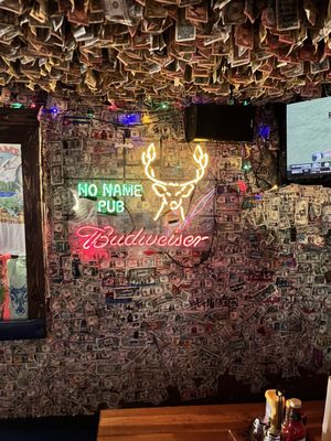 No Name Pub by null