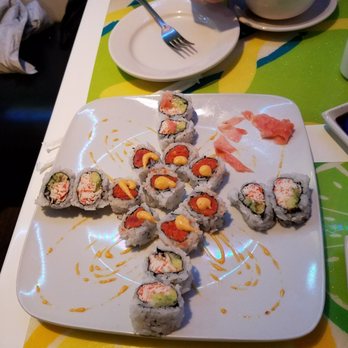 Mint Sushi - Spicy tuna and California roll - Japanese Near Me - Lee's Summit, Missouri