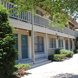 Highland Court Apartments
