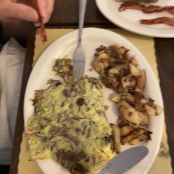 V'S Kitchen - Fresh Mushroom Omelette - Breakfast & Brunch Near Me - Red Bank, New Jersey V'S Kitchen - Fresh Mushroom Omelette - Breakfast & Brunch Near Me - Red Bank, New Jersey
