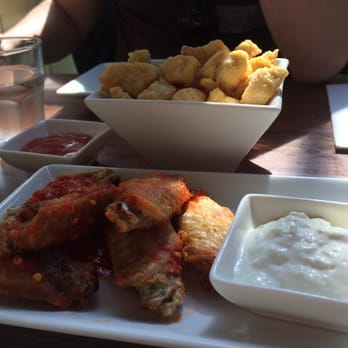 Railway Hotel - Starters: hot wings with blue cheese sauce + chicken bites with sweet n sour dip - Bars Near Me - South Melbourne, VIC