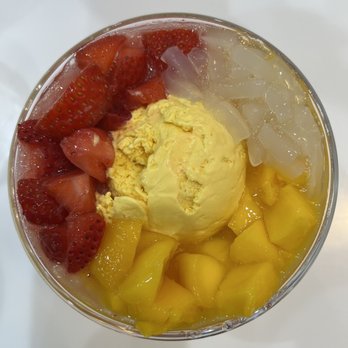 Mango Mango Dessert - A3. Snow White Mango Juice with Sago and Pomelo with Ice Cream - Desserts Near Me - Flushing, New York