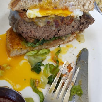 The Counter Mountain View - Burger cut in half - Burgers Near Me - Mountain View, California