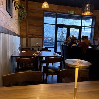 Laan Thai Restaurant - Interior seating - Thai Near Me - Logan, Utah