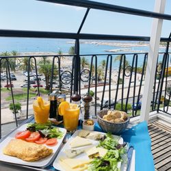 Hôtel Napoléon - Gorgeous view while enjoying delicious room service