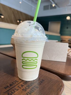 Shake Shack Katy Freeway by null
