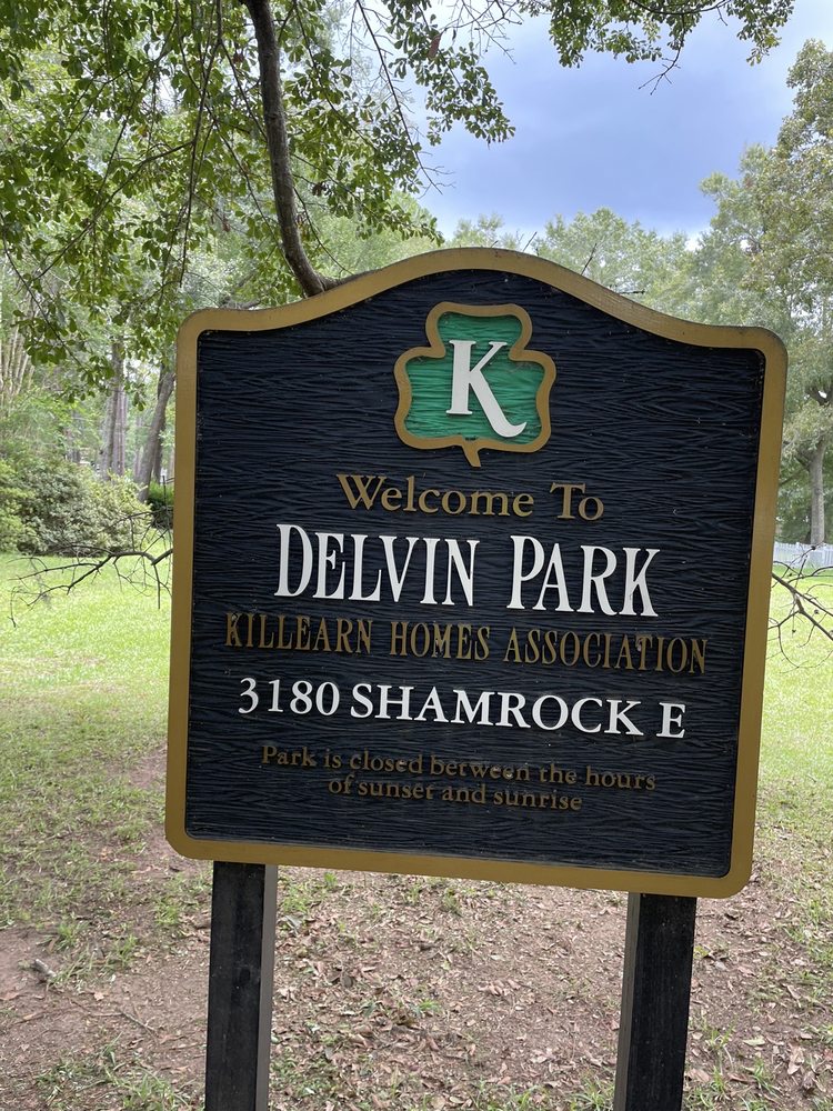 Delvin Park Logo