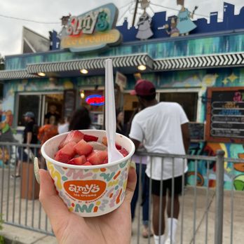 Amy's Ice Creams - Dark Chocolate and Strawberry - Ice Cream & Frozen Yogurt Near Me - Austin, Texas