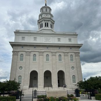 Nauvoo Temple - Churches Near Me - Nauvoo, Illinois Nauvoo Temple - Churches Near Me - Nauvoo, Illinois
