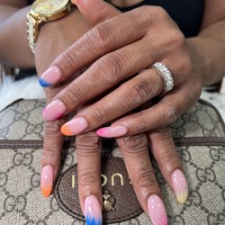 I Nails