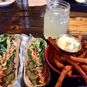 La Panthère Verte - Falafusion pita trio - Vegan Near Me - Montreal, Quebec