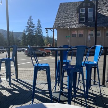 Glacier Public House - Patio - Bars Near Me - Government Camp, Oregon Glacier Public House - Patio - Bars Near Me - Government Camp, Oregon