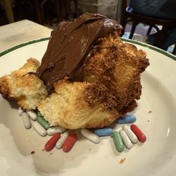 L'Épicerie - Coconut cake (too dry)