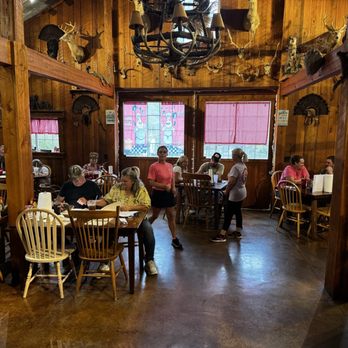 Once Upon A Sprinkle - Broad picture of the front dining area - Bakeries Near Me - Jesup, Georgia Once Upon A Sprinkle - Broad picture of the front dining area - Bakeries Near Me - Jesup, Georgia