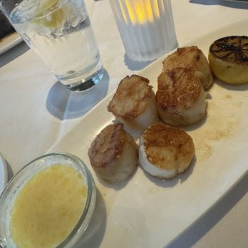 Del Frisco's Double Eagle Steakhouse - Grilled Scallops - New American Near Me - Plano, Texas