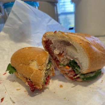 Yeh Yeh's - Pulled pork banh mi - Vietnamese Near Me - Lynnwood, Washington