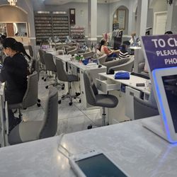 Top Nails Salon