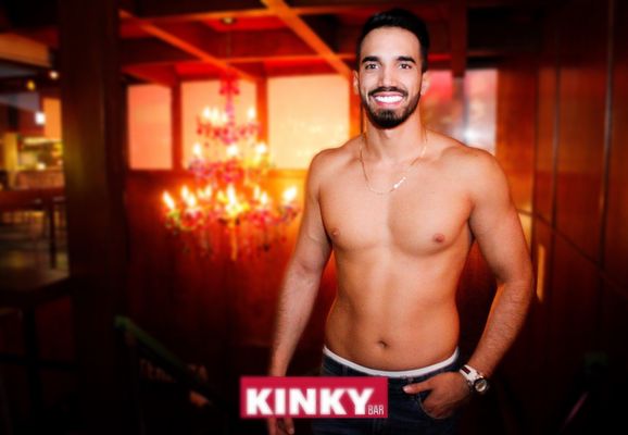 Kinky Bar by null