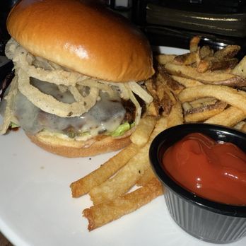 Thirsty Lion - BBQ White Cheddar Burger - American Near Me - Euless, Texas