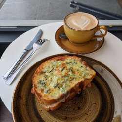 Harris + Hoole - Scrummy toasties