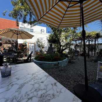 Yellow Jersey - Courtyard view. - Bakeries Near Me - Hermosa Beach, California Yellow Jersey - Courtyard view. - Bakeries Near Me - Hermosa Beach, California