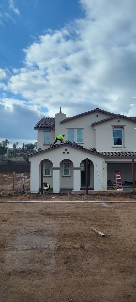 Slide of Mendez roofing