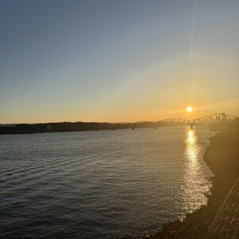 Vancouver Waterfront Park - Parks Near Me - Vancouver, Washington Vancouver Waterfront Park - Parks Near Me - Vancouver, Washington