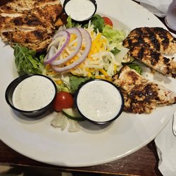 Baumhower's Victory Grille - Grilled Chicken House Salad
