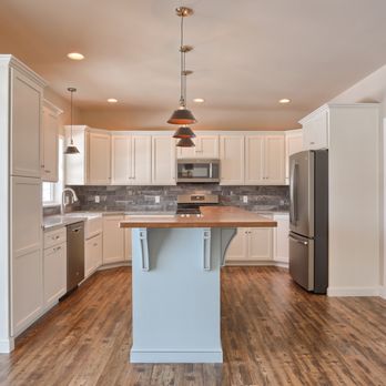 S Gerald Musser Builder - a kitchen with hardwood floors - General Contractors Near Me - Palmyra, Pennsylvania