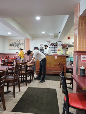 Pho Lien by null