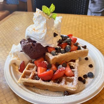 Waffle and Berry - Berries and Cream Waffle. I swapped one scoop of ice cream for açaí and added chocolate chips! Perfect! - Waffles Near Me - Honolulu, Hawaii Waffle and Berry - Berries and Cream Waffle. I swapped one scoop of ice cream for açaí and added chocolate chips! Perfect! - Waffles Near Me - Honolulu, Hawaii