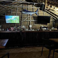 Sirenas Raw Bar