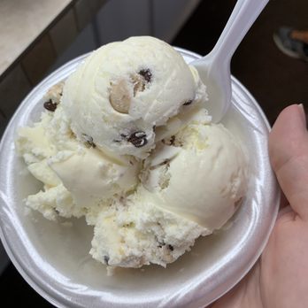 Peach Park - Cookie dough ice cream - Ice Cream & Frozen Yogurt Near Me - Clanton, Alabama