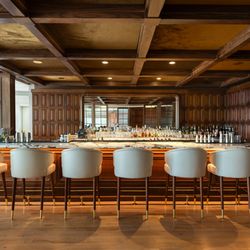 Salt and Meadow - The bar