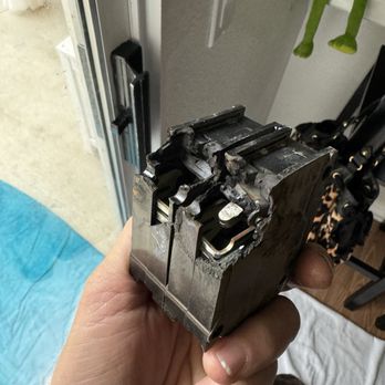 Graham Electric - Main Breaker -toast - Electricians Near Me Graham Electric - Main Breaker -toast - Electricians Near Me