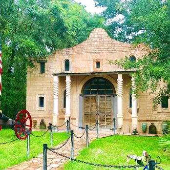 Solomon's Castle - Tours Near Me - Ona, Florida