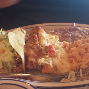 Manuel's Taco Hut - Typical gringo combination - Mexican Near Me - Allen Park, Michigan