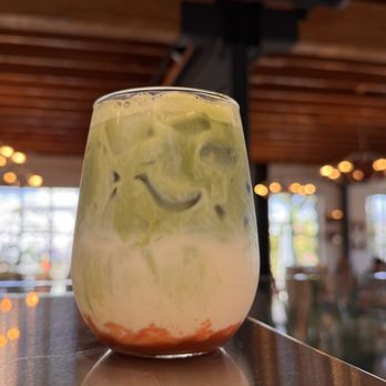 Cafe Du Gallery - Strawberry Matcha - Cafes Near Me - Los Angeles, California Cafe Du Gallery - Strawberry Matcha - Cafes Near Me - Los Angeles, California