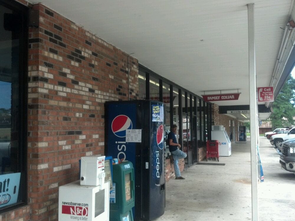 FAMILY DOLLAR Updated April 2024 602 W Main St, Beulaville, North