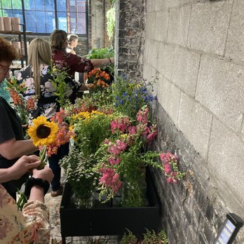 Flowers for Dreams - Florists Near Me - Detroit, Michigan Flowers for Dreams - Florists Near Me - Detroit, Michigan
