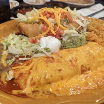 El Caporal Mexican Restaurant - Chimichanga and Burrito - Mexican Near Me - Pocatello, Idaho El Caporal Mexican Restaurant - Chimichanga and Burrito - Mexican Near Me - Pocatello, Idaho