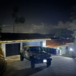 United Home Management - Xmas light install