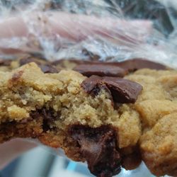 Genoa Importing - Chocolate chip cookie