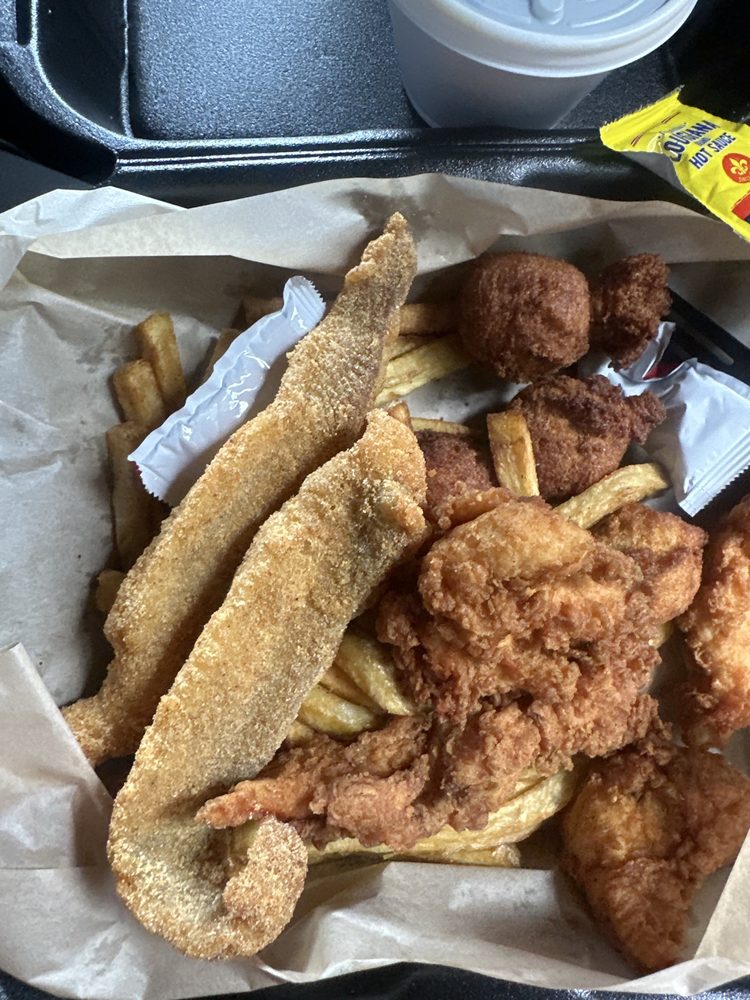 Shivers Creek Fish House Express Logo