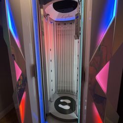 Southern Tan & Wellness - Stand up tanning bed