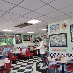 Boomarang Diner