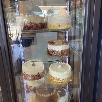 Mazzetti's Bakery - I spot a red velvet cake! - Bakeries Near Me - Pacifica, California Mazzetti's Bakery - I spot a red velvet cake! - Bakeries Near Me - Pacifica, California